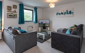 Best Price! Superb City Centre Apartment, 2 Superkings Or 4 Singles Smart Tv & Sofa Bed- Free Secure Parking